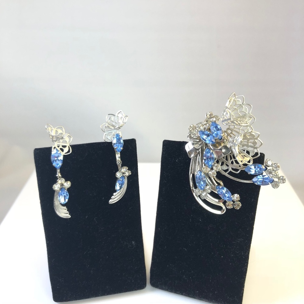 Abstract Floral Silver & Blue Crystal Brooch Set